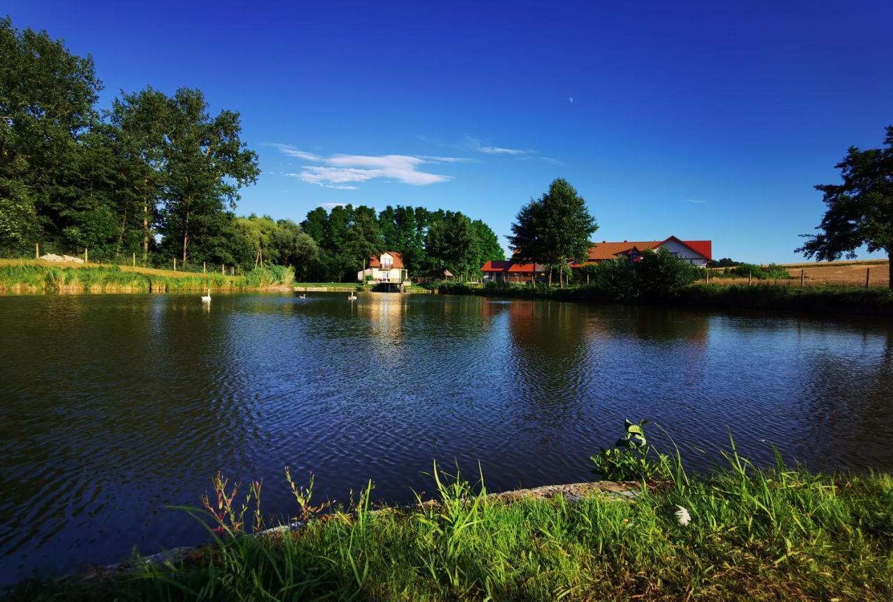 Вилла Agrowczasy Nad Stawem Gartatowice Экстерьер фото